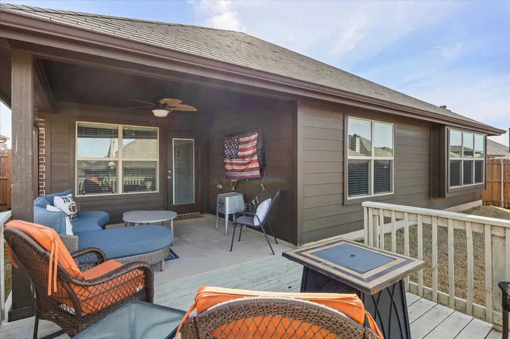 2524 Hadley Street Weatherford TX 76087