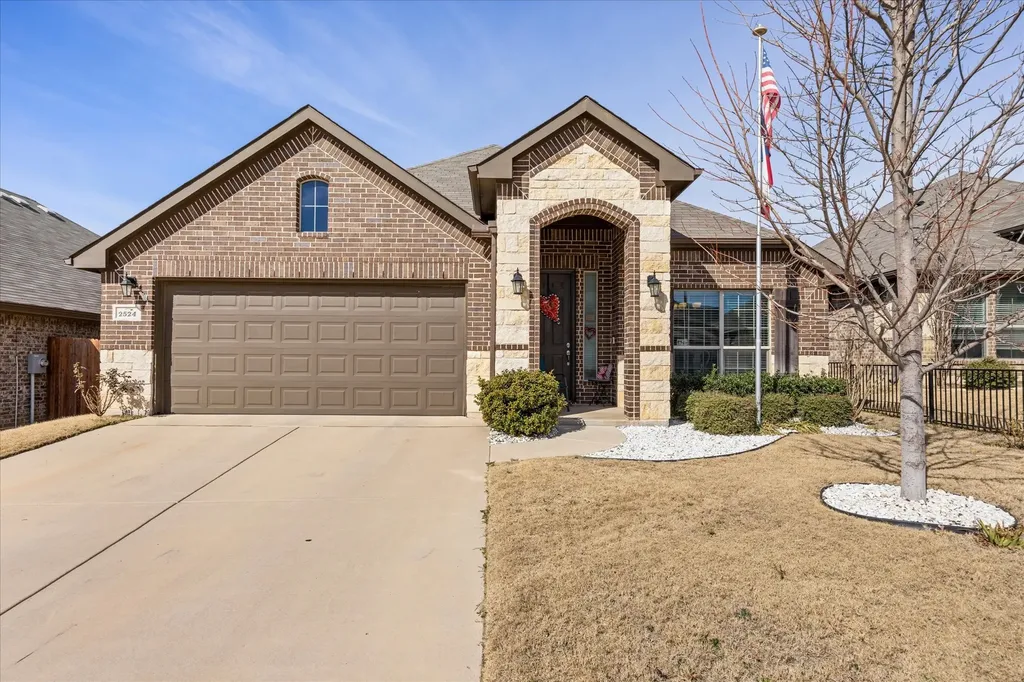 2524 Hadley Street Weatherford TX 76087