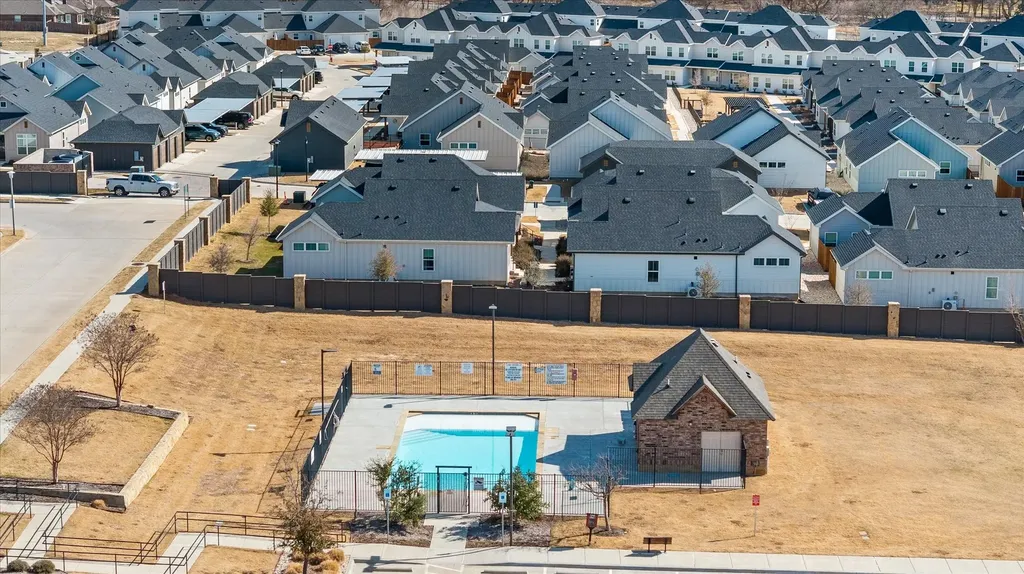 2524 Hadley Street Weatherford TX 76087