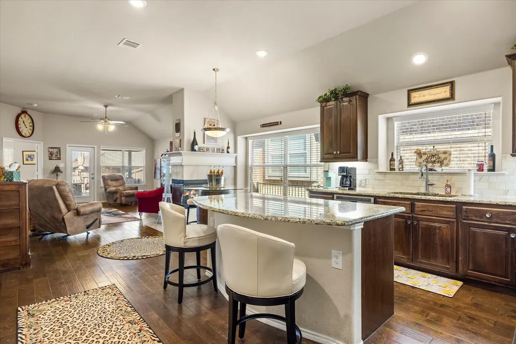 2524 Hadley Street Weatherford TX 76087