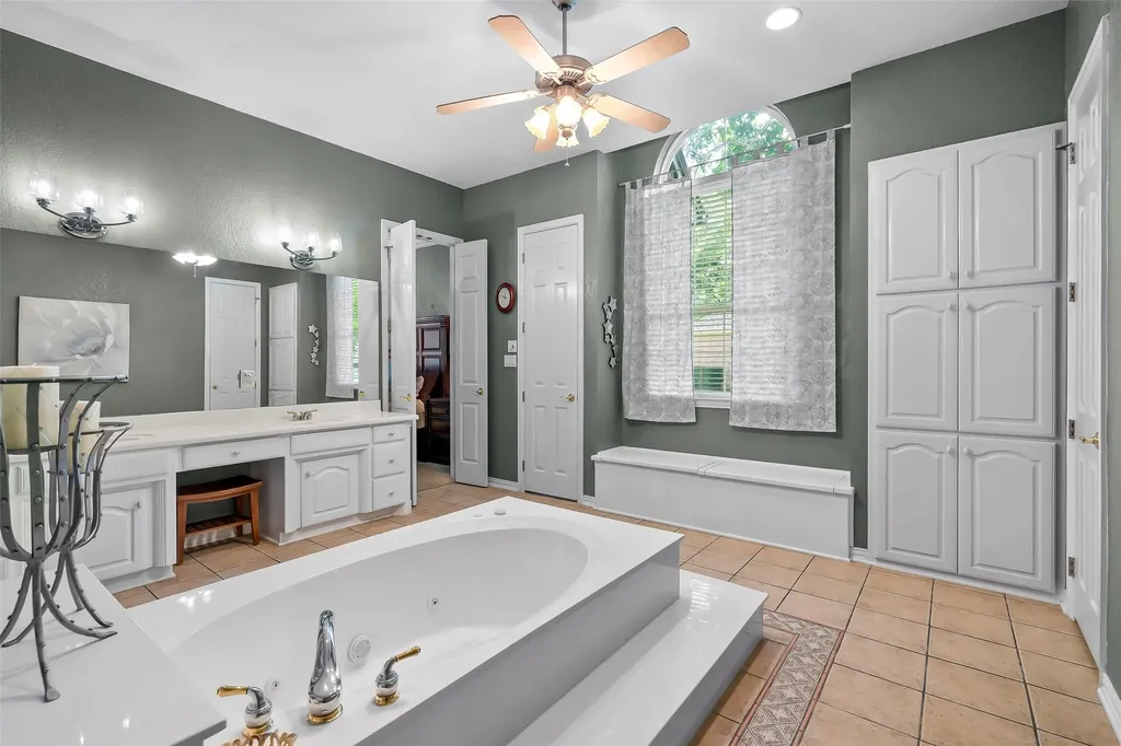 5612 Equestrian Court Granbury TX 76049
