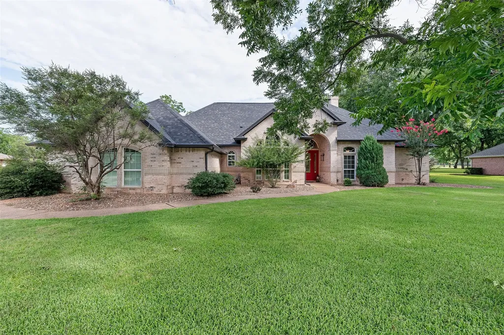 5612 Equestrian Court Granbury TX 76049