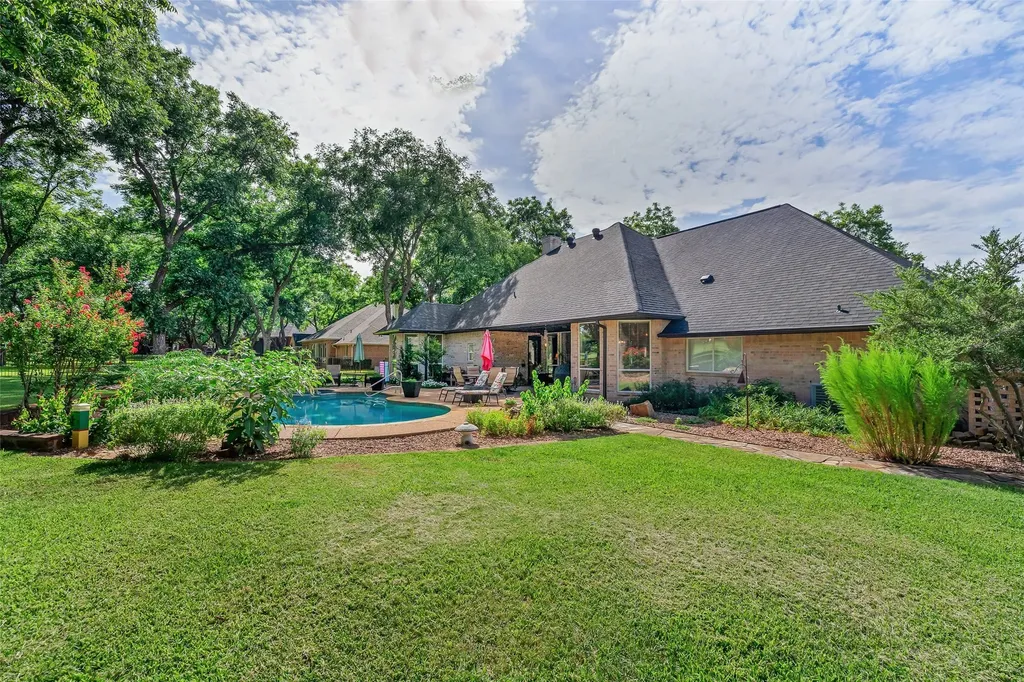 5612 Equestrian Court Granbury TX 76049