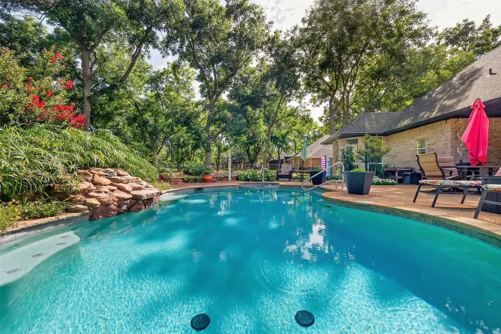 5612 Equestrian Court Granbury TX 76049