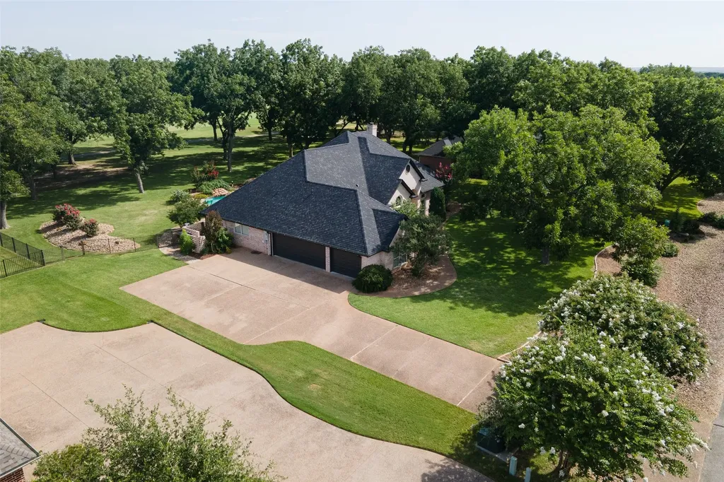 5612 Equestrian Court Granbury TX 76049