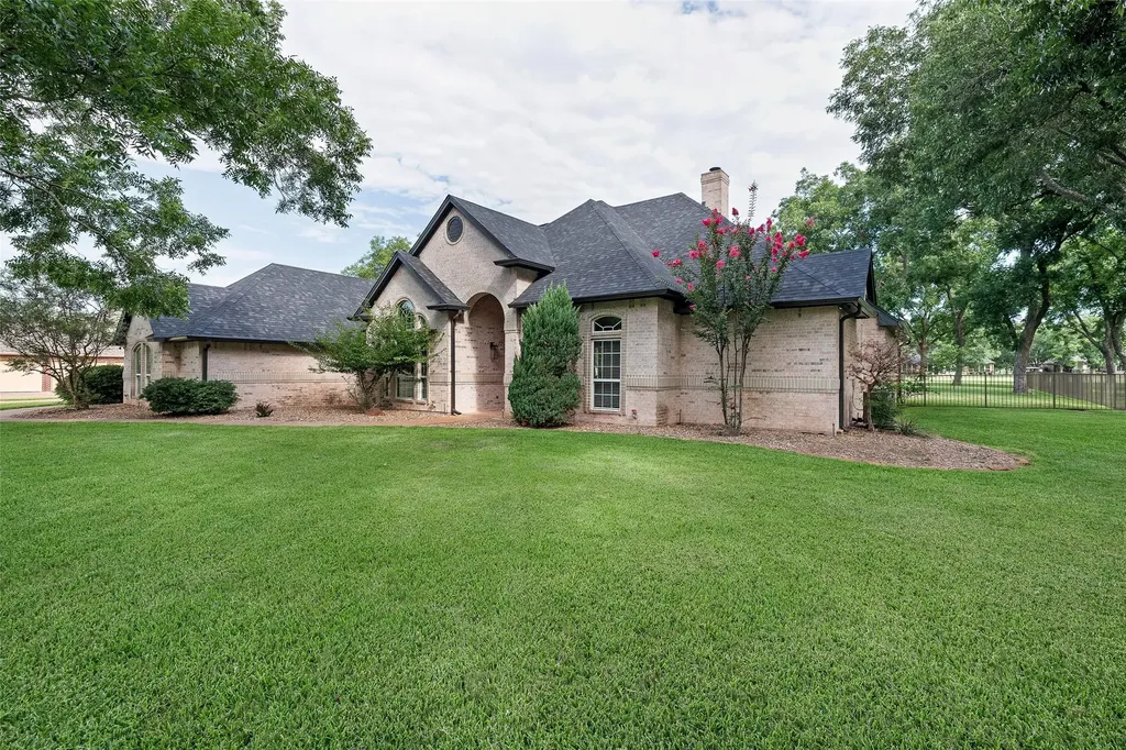 5612 Equestrian Court Granbury TX 76049