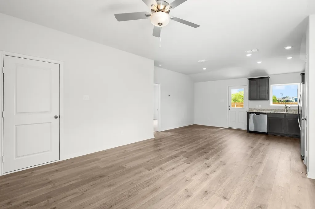 8324 White Wolf Trail Ponder TX 76259