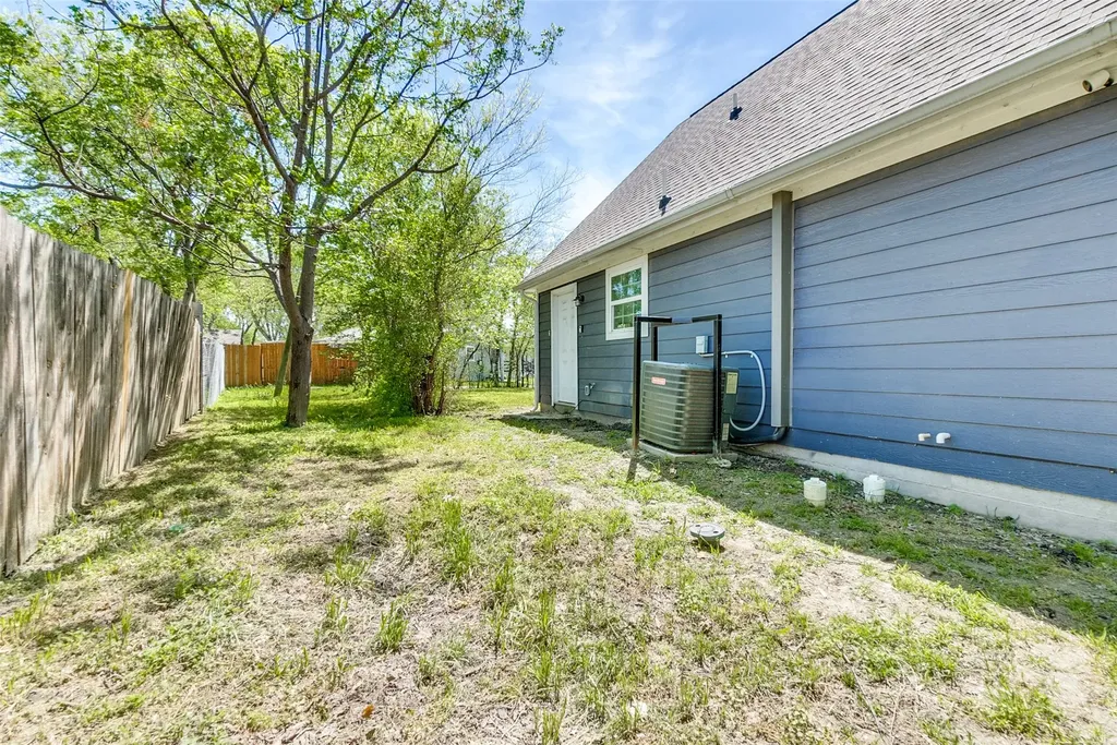 1306 Foley Street Dallas TX 75223