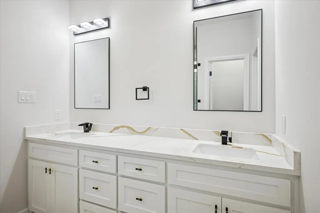208 Driftwood Drive Trinidad TX 75163