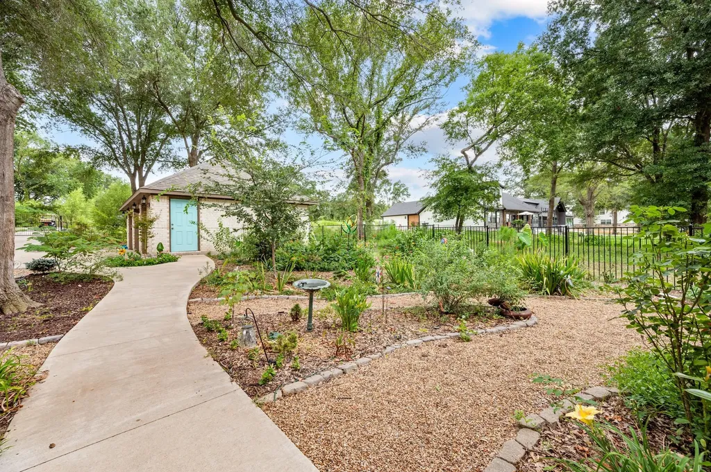 1518 Shoreline Drive Mabank TX 75143