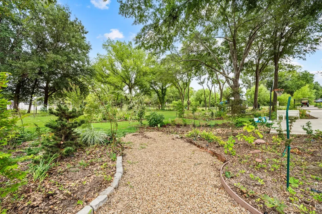 1518 Shoreline Drive Mabank TX 75143