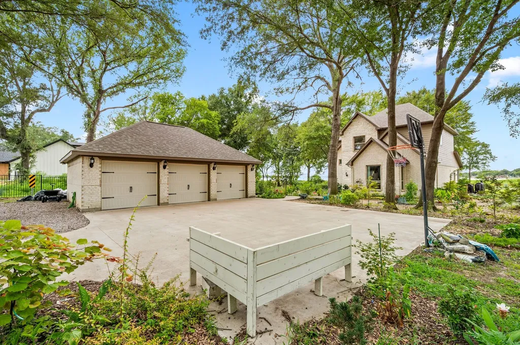 1518 Shoreline Drive Mabank TX 75143