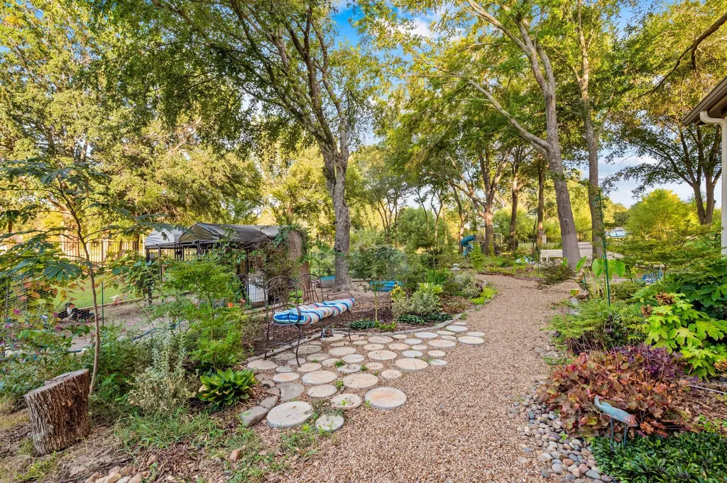 1518 Shoreline Drive Mabank TX 75143