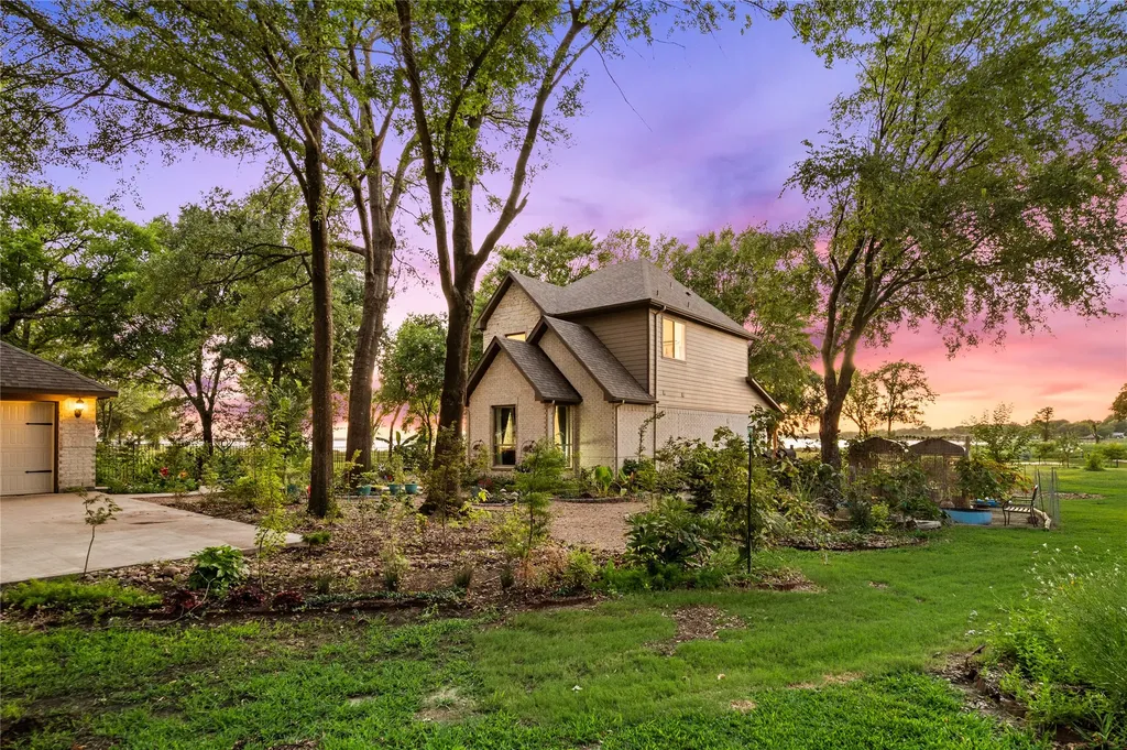 1518 Shoreline Drive Mabank TX 75143