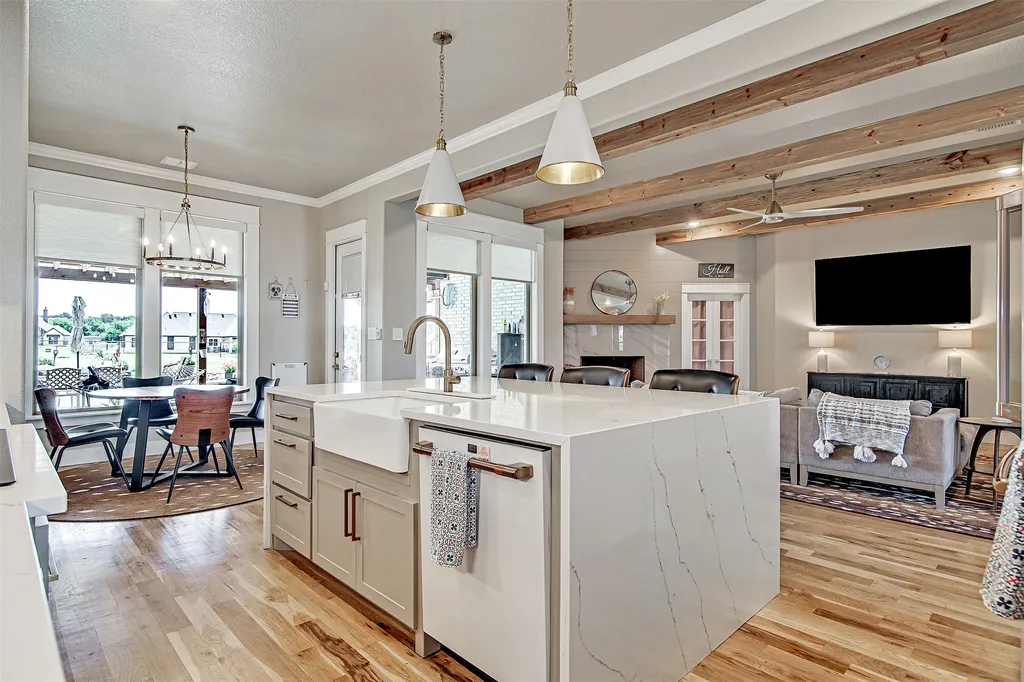 1313 Green Ridge Road Weatherford TX 76085