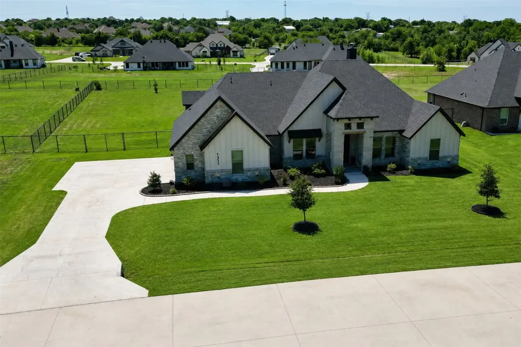 1313 Green Ridge Road Weatherford TX 76085