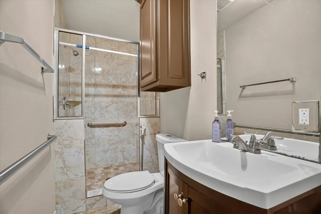 3813 N Eugene Court Irving TX 75062