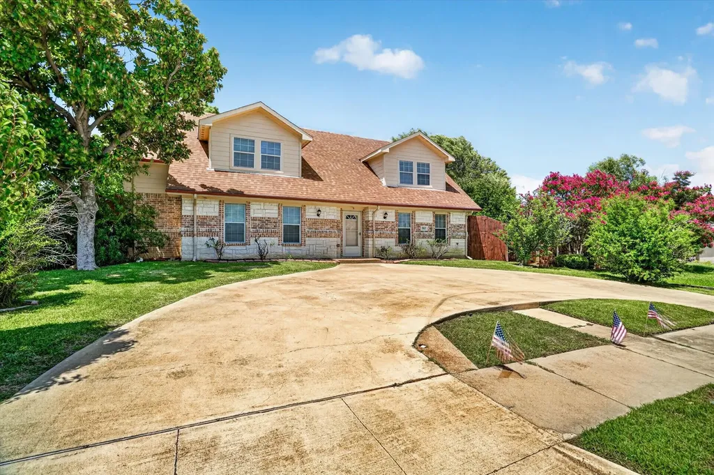 3813 N Eugene Court Irving TX 75062
