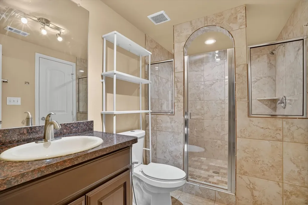 3813 N Eugene Court Irving TX 75062