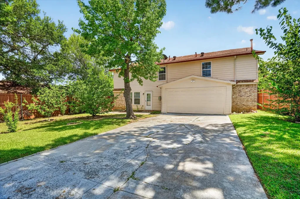 3813 N Eugene Court Irving TX 75062