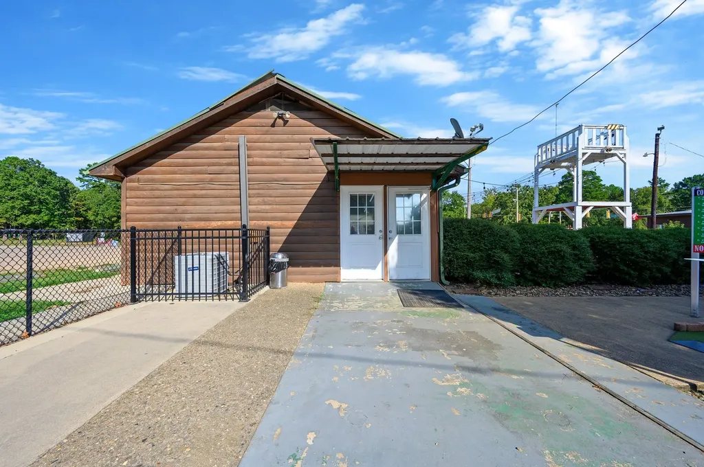 6659 N Highway 259 Broken Bow OK 74728