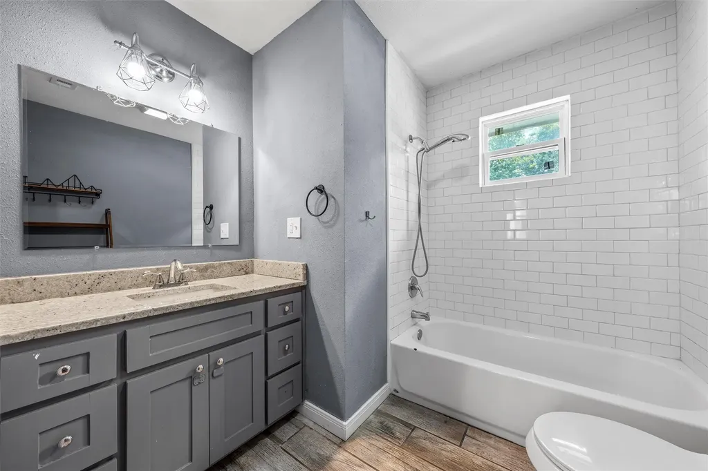 2426 Mckenzie Avenue Waco TX 76708