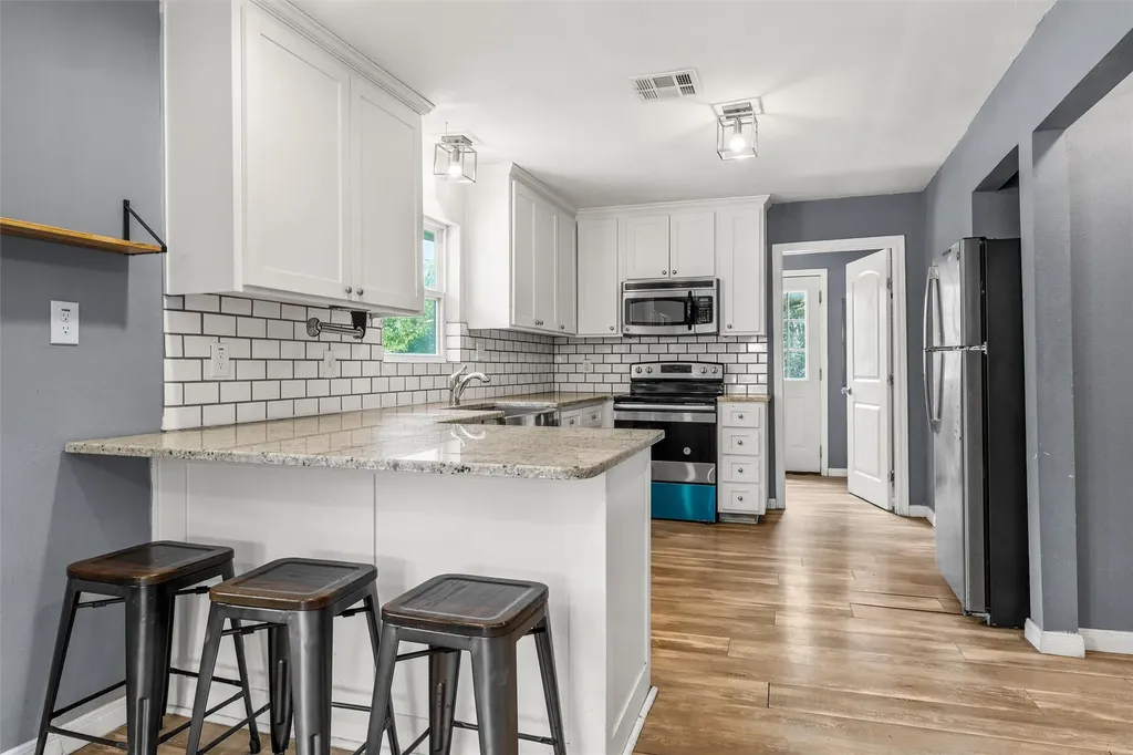 2426 Mckenzie Avenue Waco TX 76708