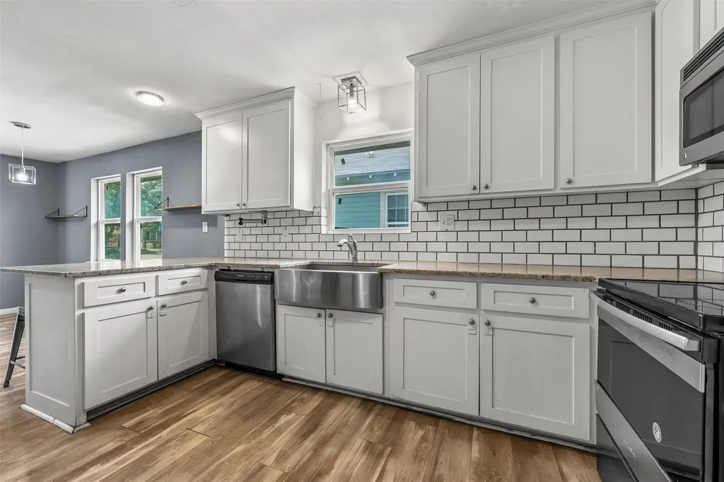 2426 Mckenzie Avenue Waco TX 76708