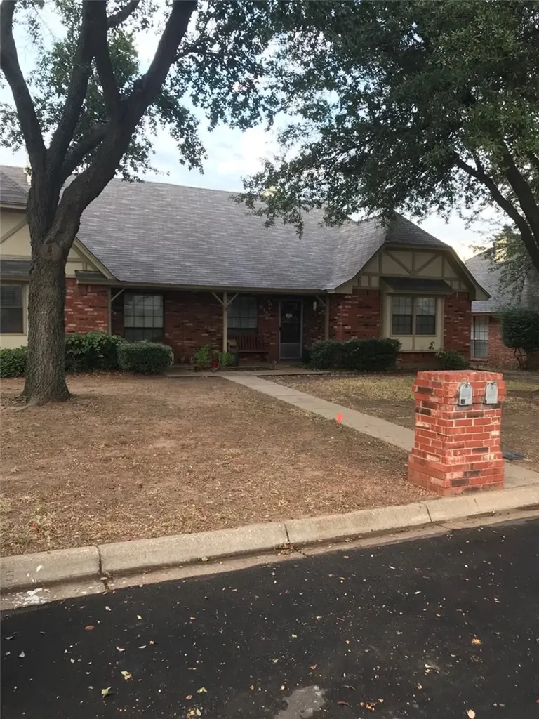 7825 Cardinal Court North Richland Hills TX 76180