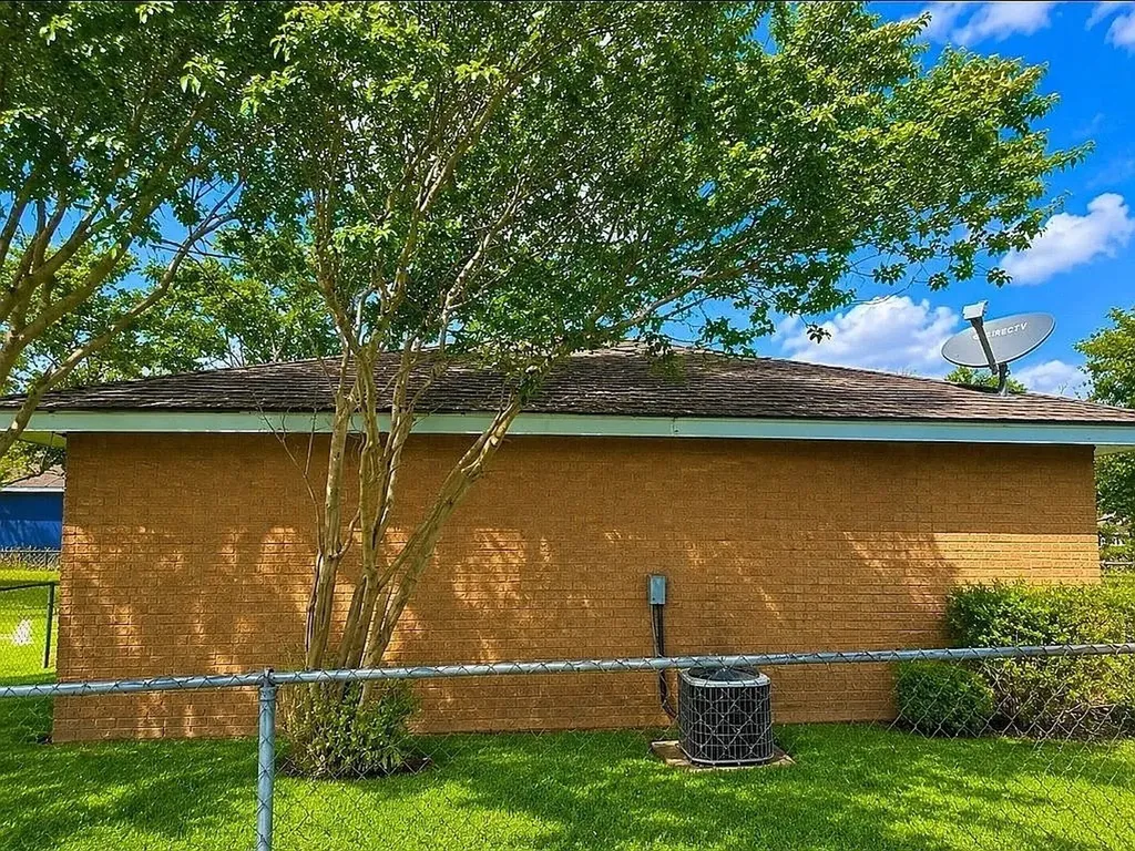 4378 Old Fort Worth Road Midlothian TX 76065