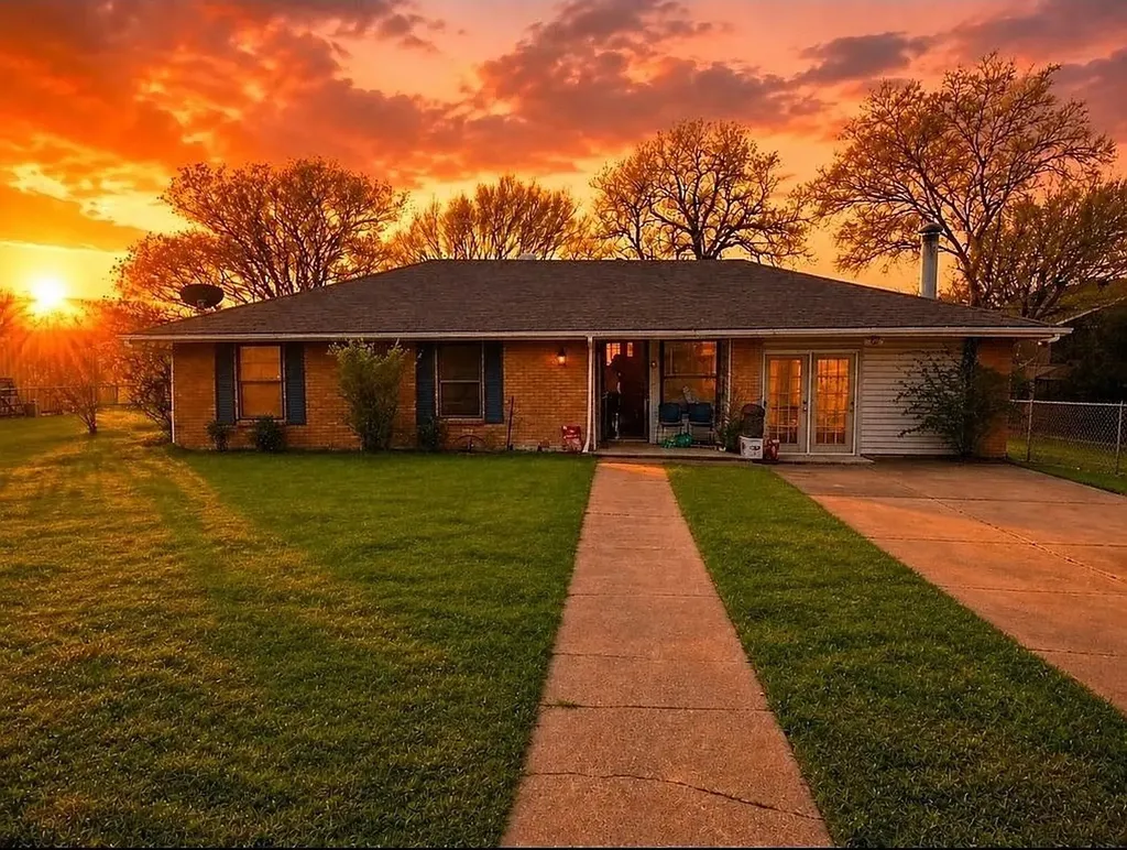 4378 Old Fort Worth Road Midlothian TX 76065