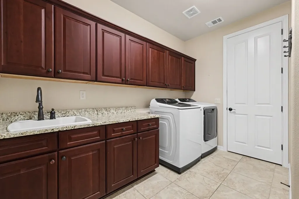 12013 Lockhart Court Denton TX 76207