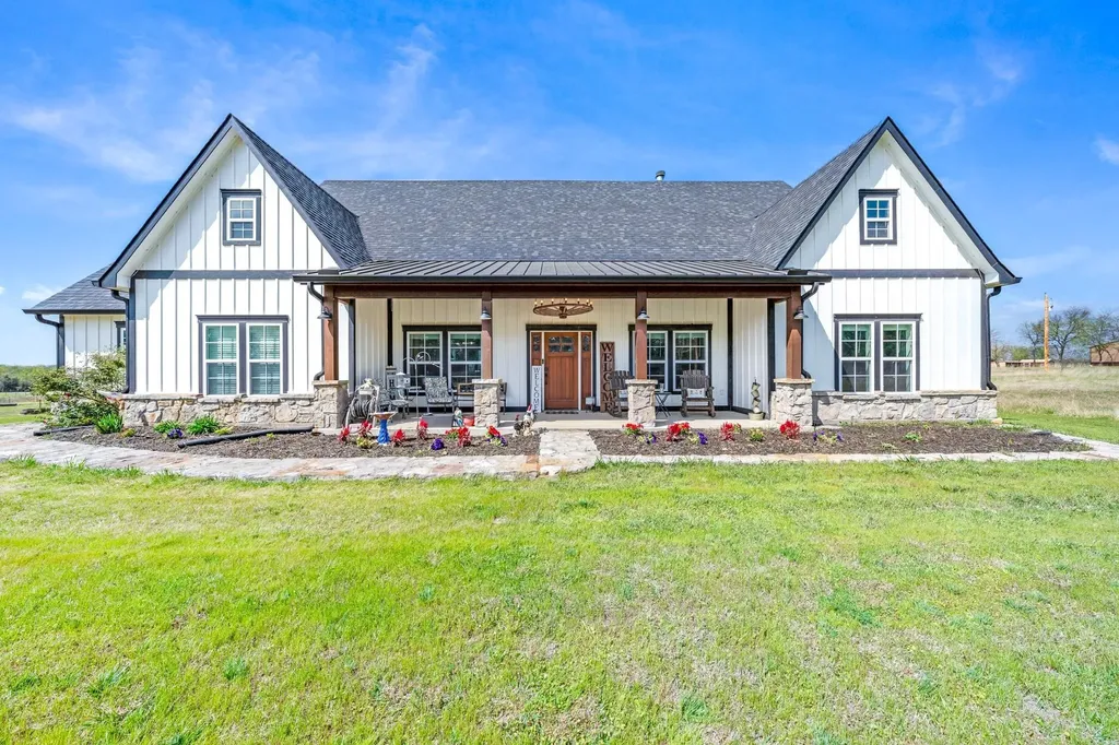 4886 County Road 1037 Celeste TX 75426