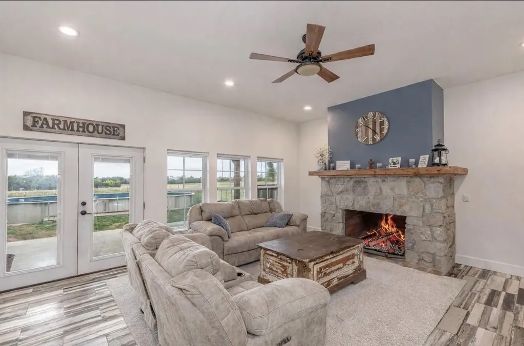 4886 County Road 1037 Celeste TX 75426