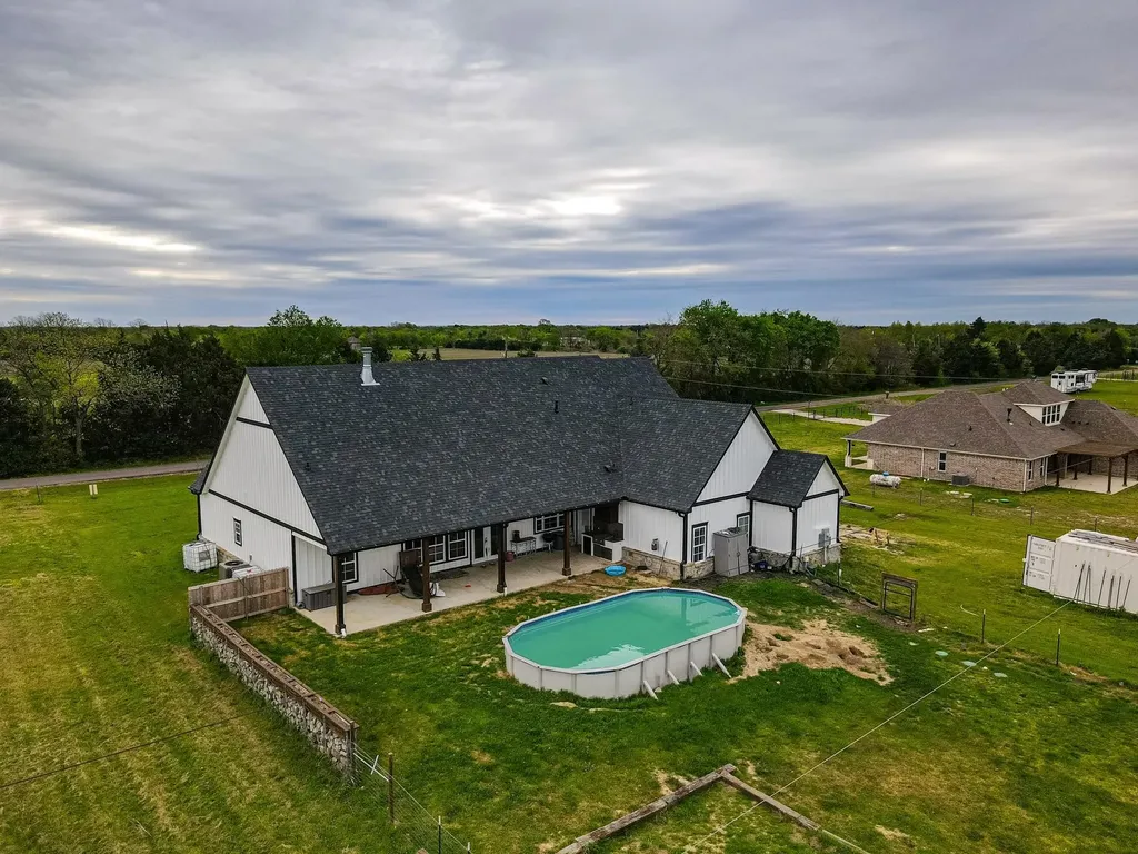 4886 County Road 1037 Celeste TX 75426
