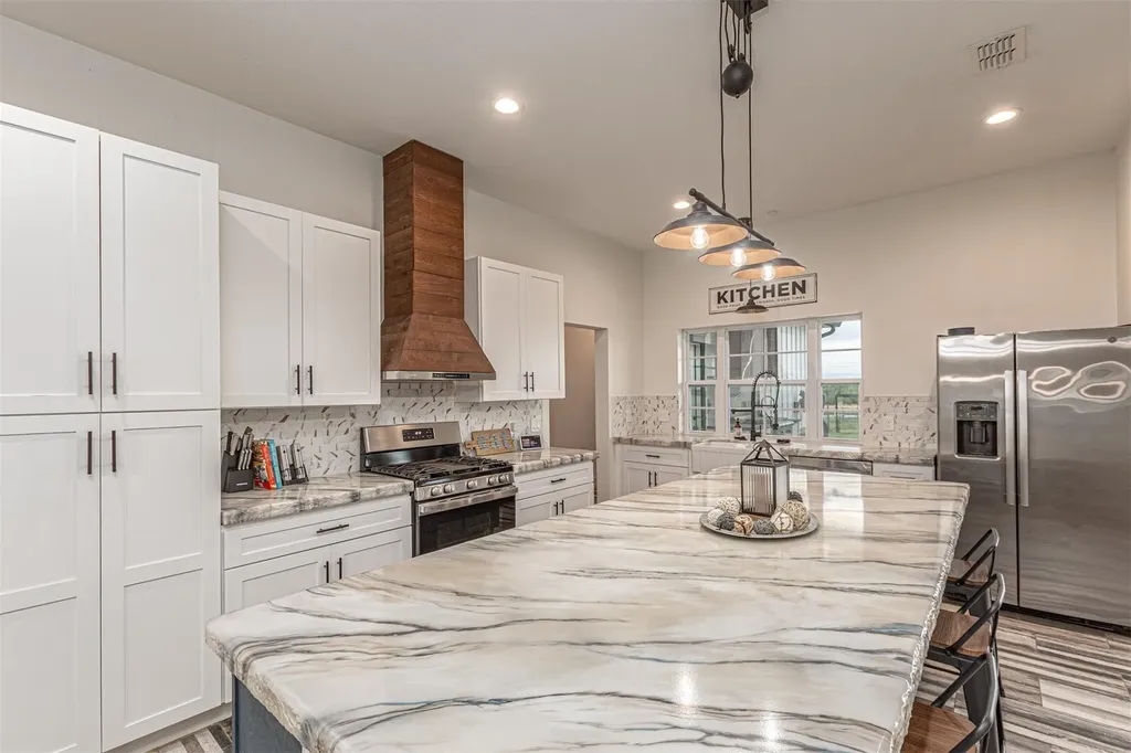 4886 County Road 1037 Celeste TX 75426