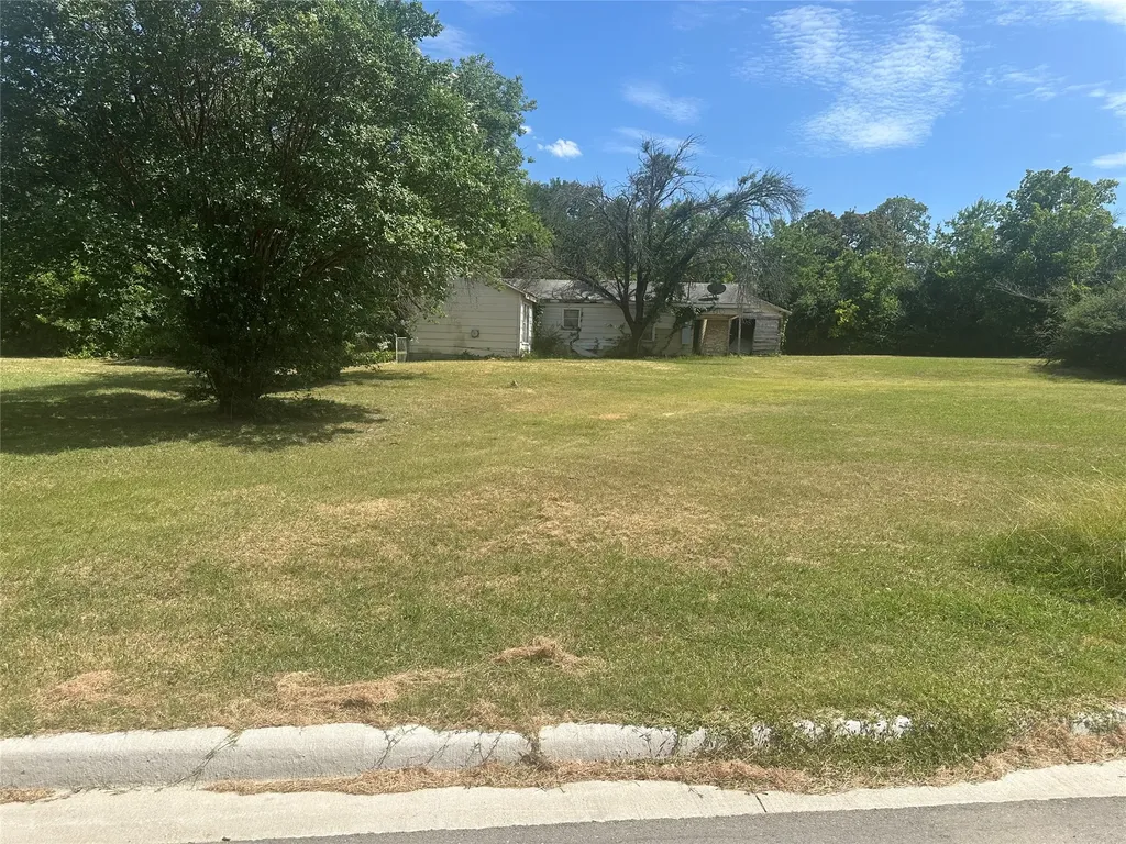 3324 Mohawk Trail Lake Worth TX 76135