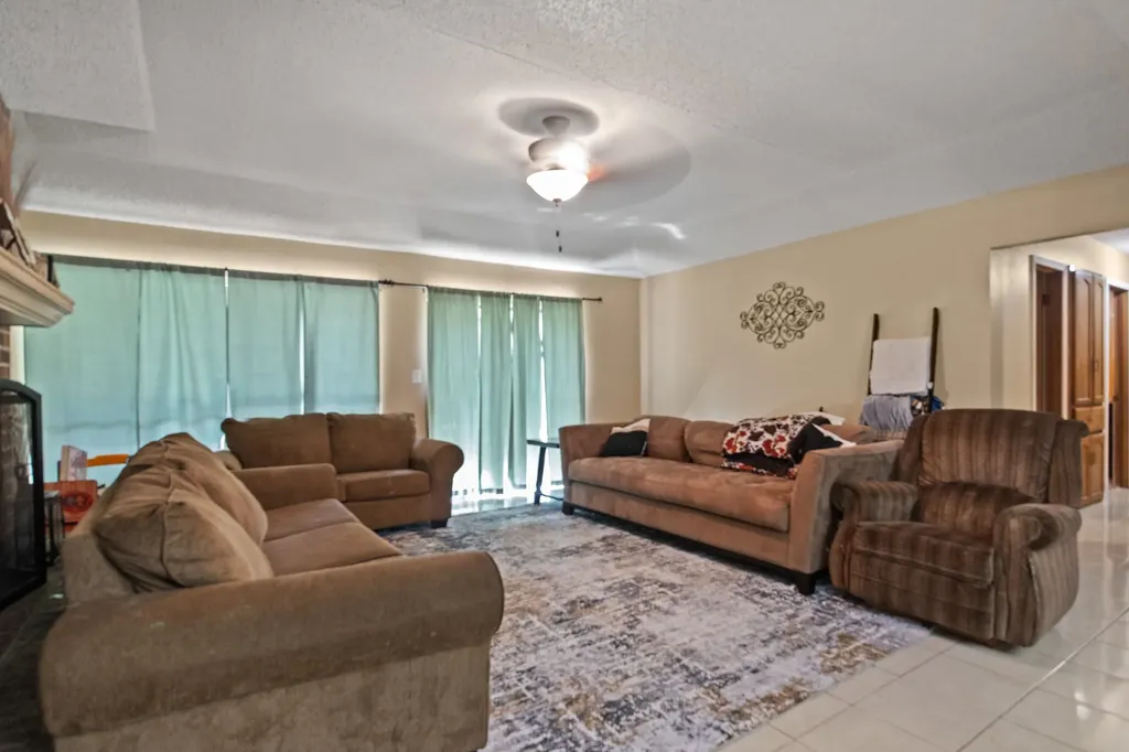 206 Carr Drive Mt Pleasant TX 75455