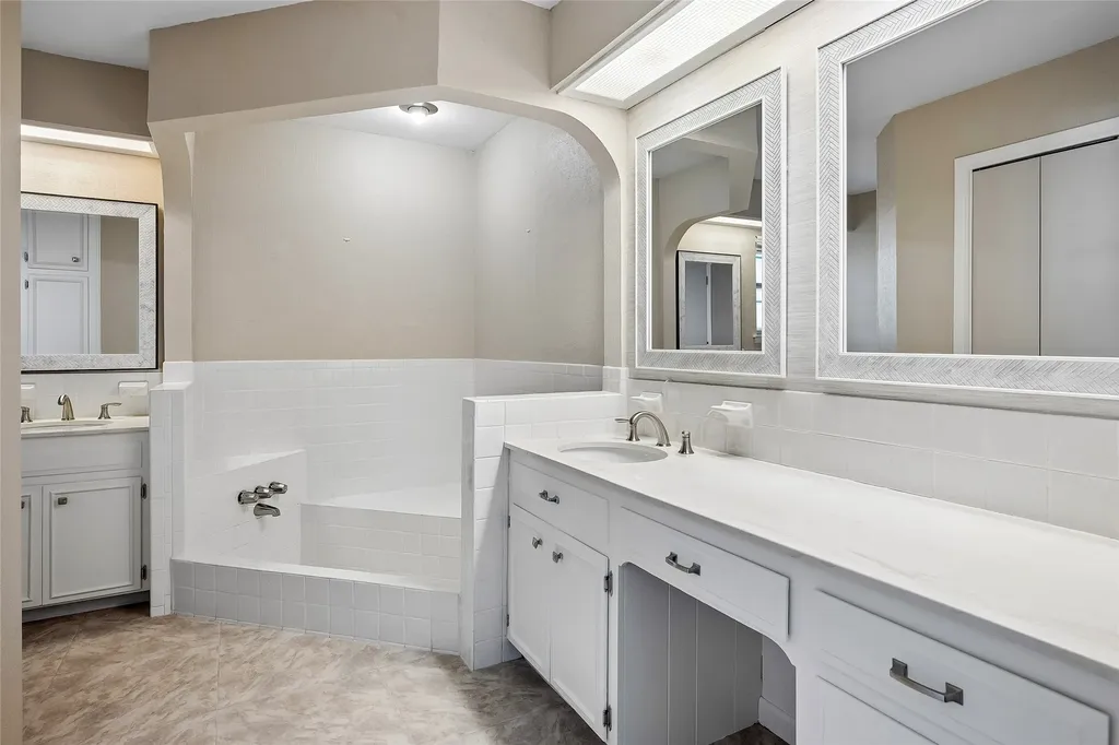 1204 Springwood Court Euless TX 76040