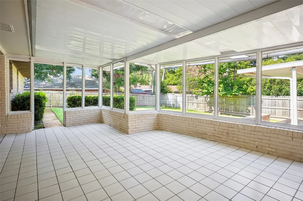 1204 Springwood Court Euless TX 76040