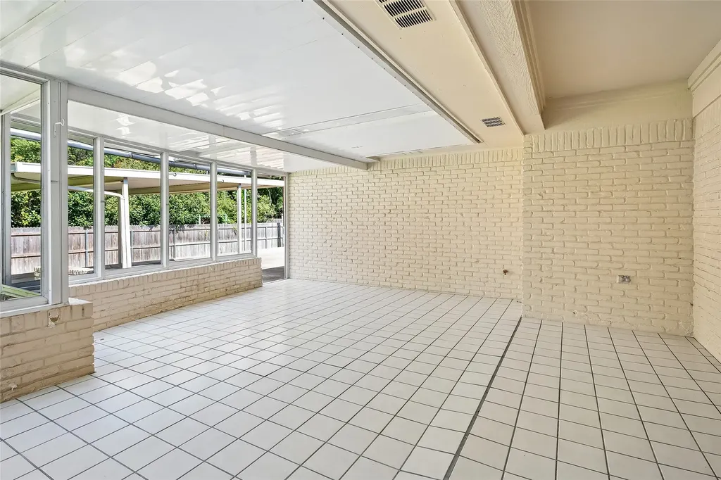 1204 Springwood Court Euless TX 76040