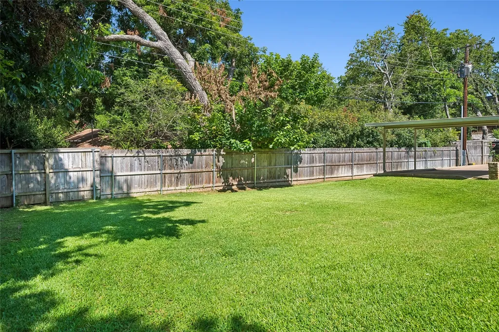 1204 Springwood Court Euless TX 76040