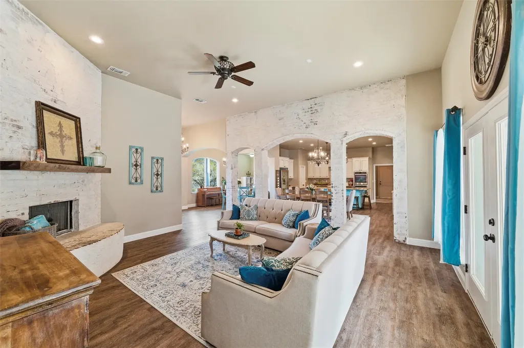 128 E Remuda Court Fort Worth TX 76108