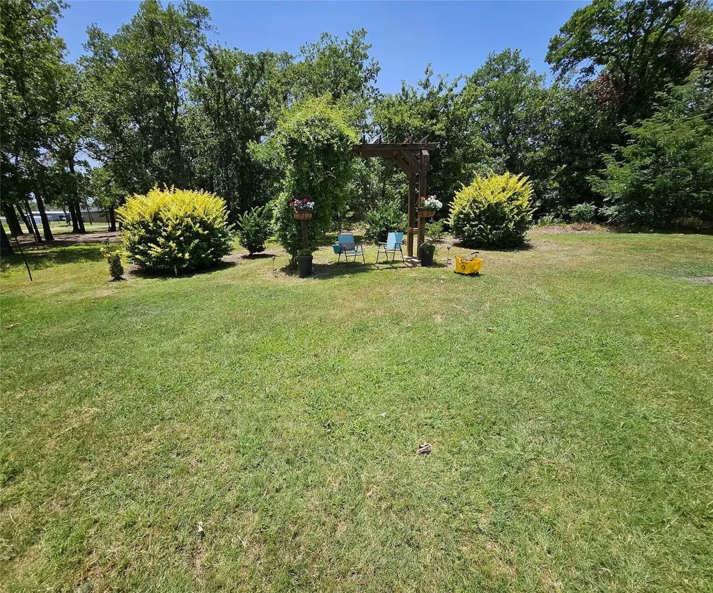 125 Brady Coleman Lane Springtown TX 76082
