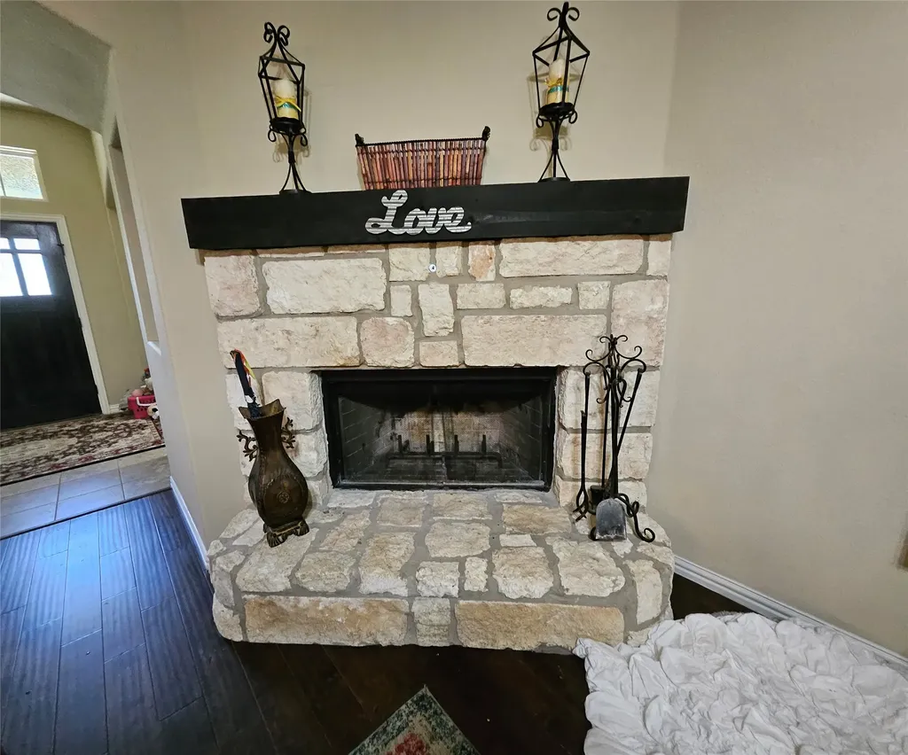 125 Brady Coleman Lane Springtown TX 76082