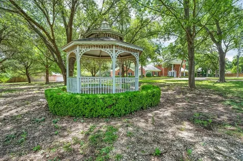2825 Lake Air Drive Waco TX 76710