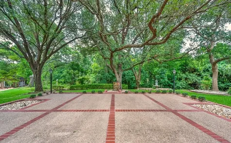 2825 Lake Air Drive Waco TX 76710