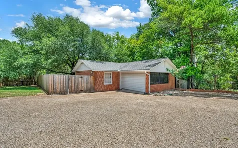 2825 Lake Air Drive Waco TX 76710