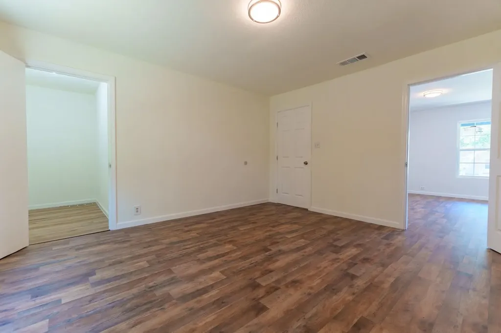103 N 6th Street E Dawson TX 76639