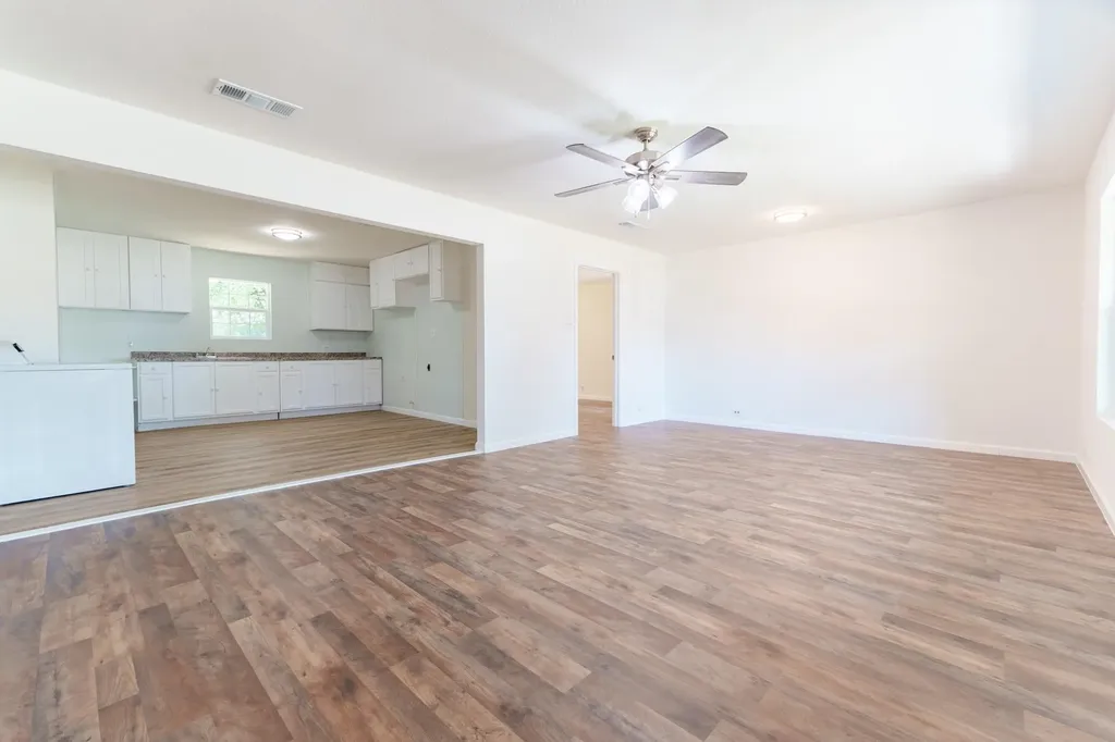 103 N 6th Street E Dawson TX 76639